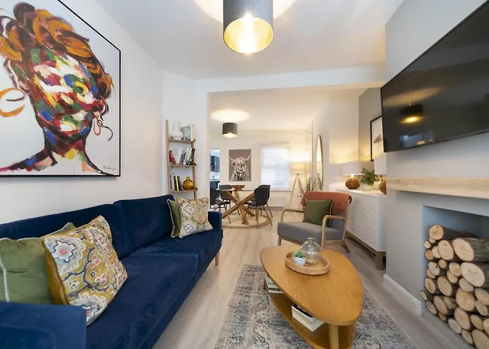 Pass The Keys 58 Lw Ave Stunning 2Br Terrace Top Location Lots Nearby