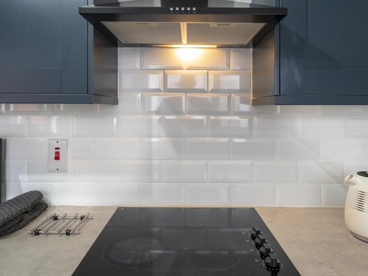 Pass The Keys 58 Lw Ave Stunning 2br Terrace Location Lots Nearby Belfast