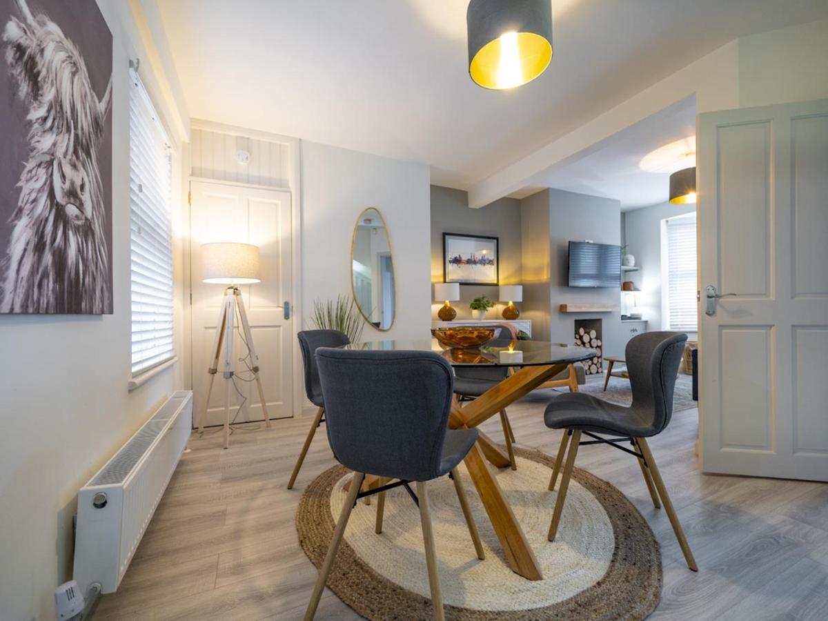 Pass The Keys 58 Lw Ave Stunning 2br Terrace Location Lots Nearby * Belfast